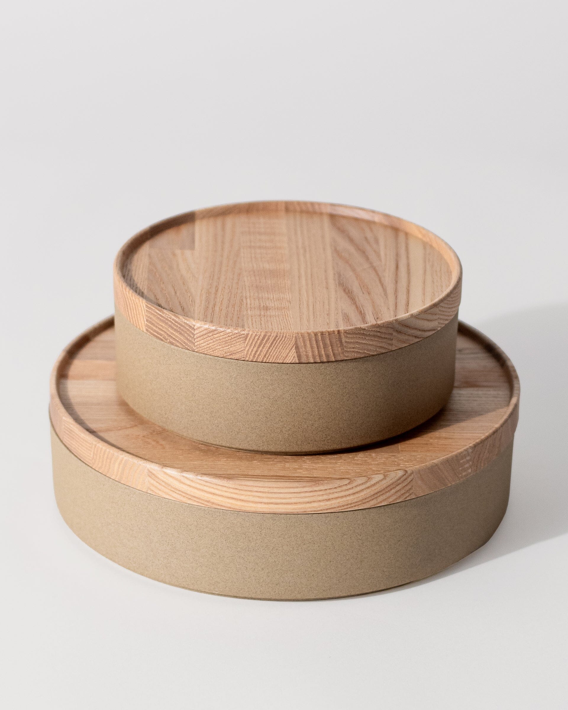 Hasami Porcelain Medium/Large Bowl in Natural with Ash Wooden Tray