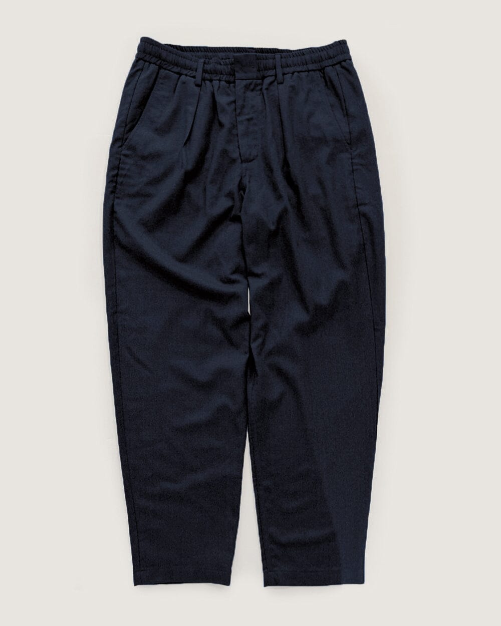 The Mens Light Wool Pleated Pant Navy