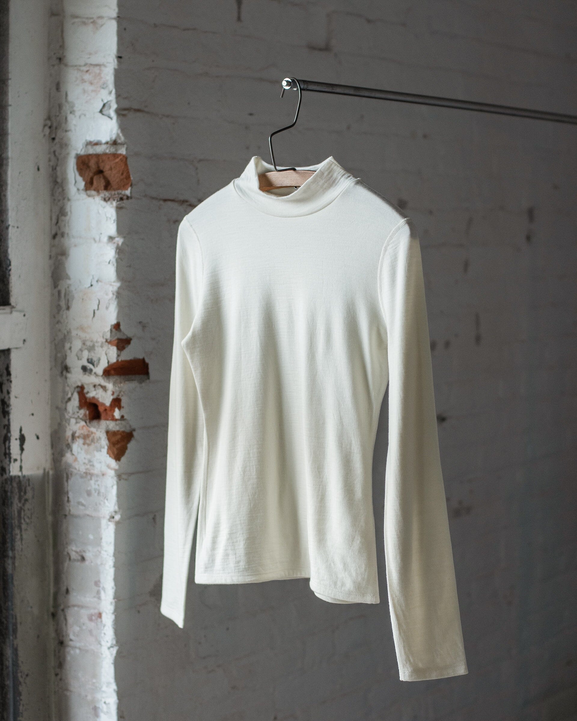 #color_vanilla The 195 Merino Mockneck in Vanilla Frontt