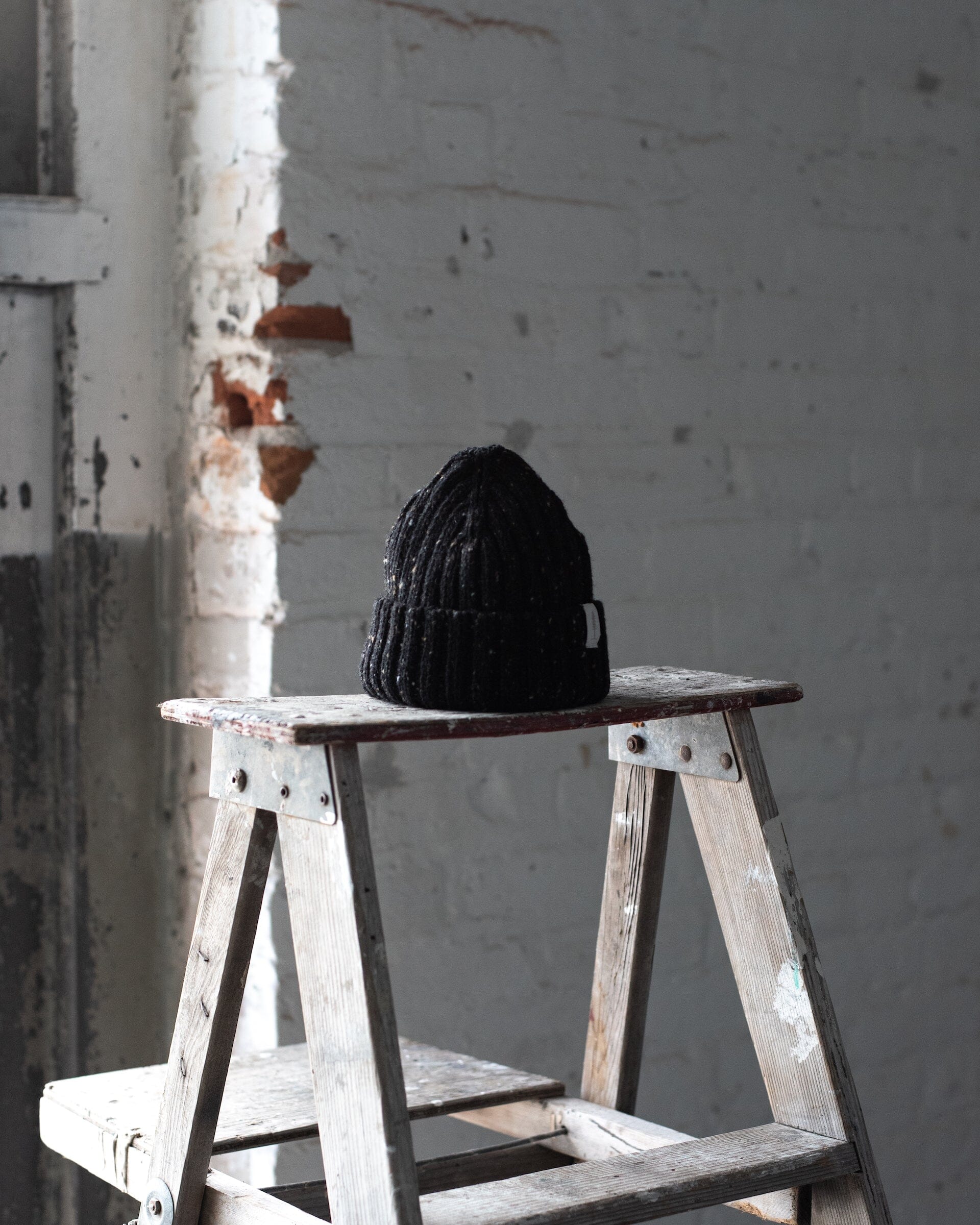 #color_speckled black The Kids Fisherman Toque in Speckled Black Front 1