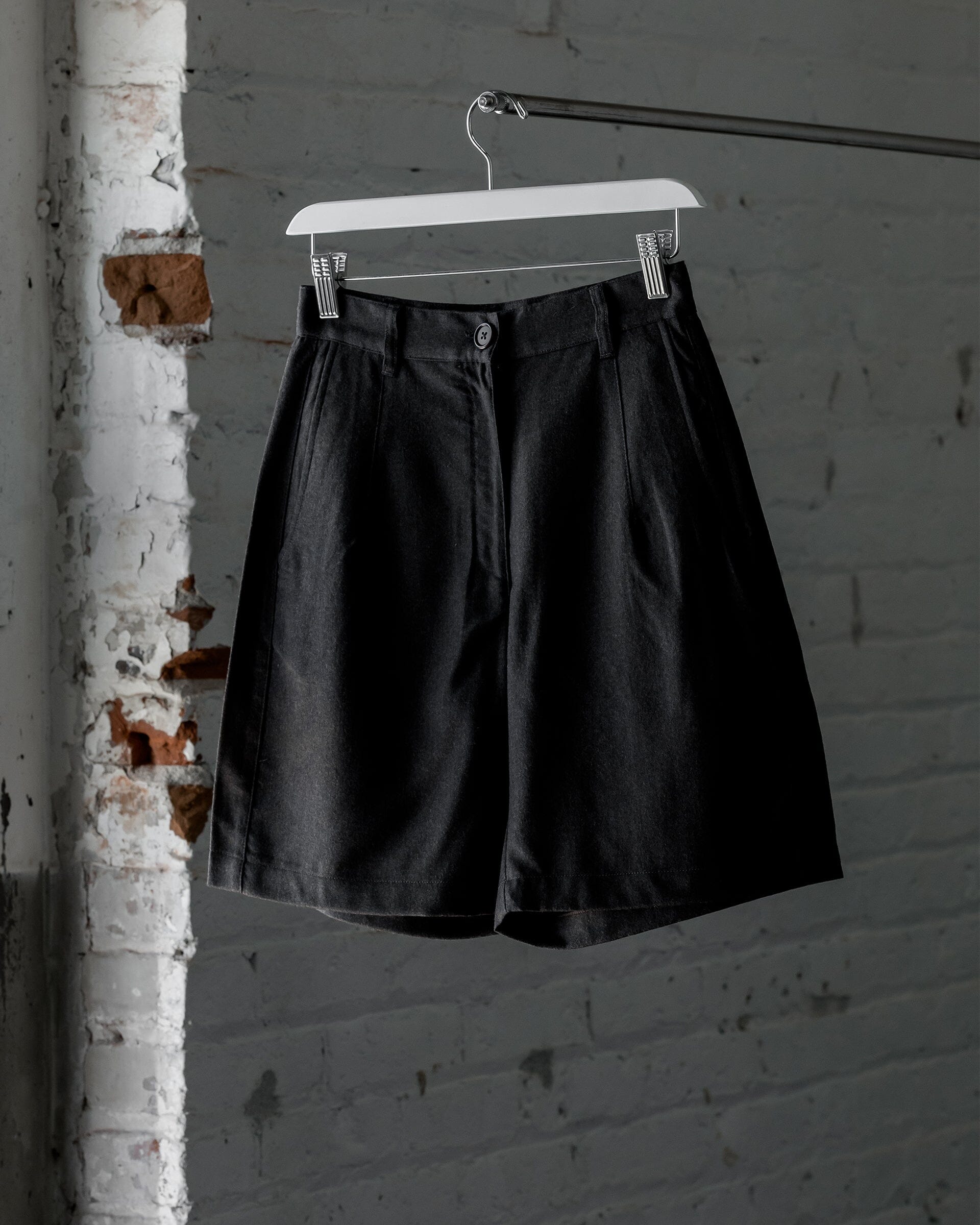 The Womens Light Wool Short in Heather Dark Brown - Front #color_heather dark brown