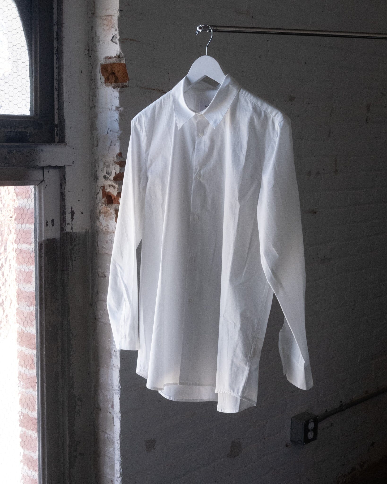 #color_white The Men's Poplin Shirt in White