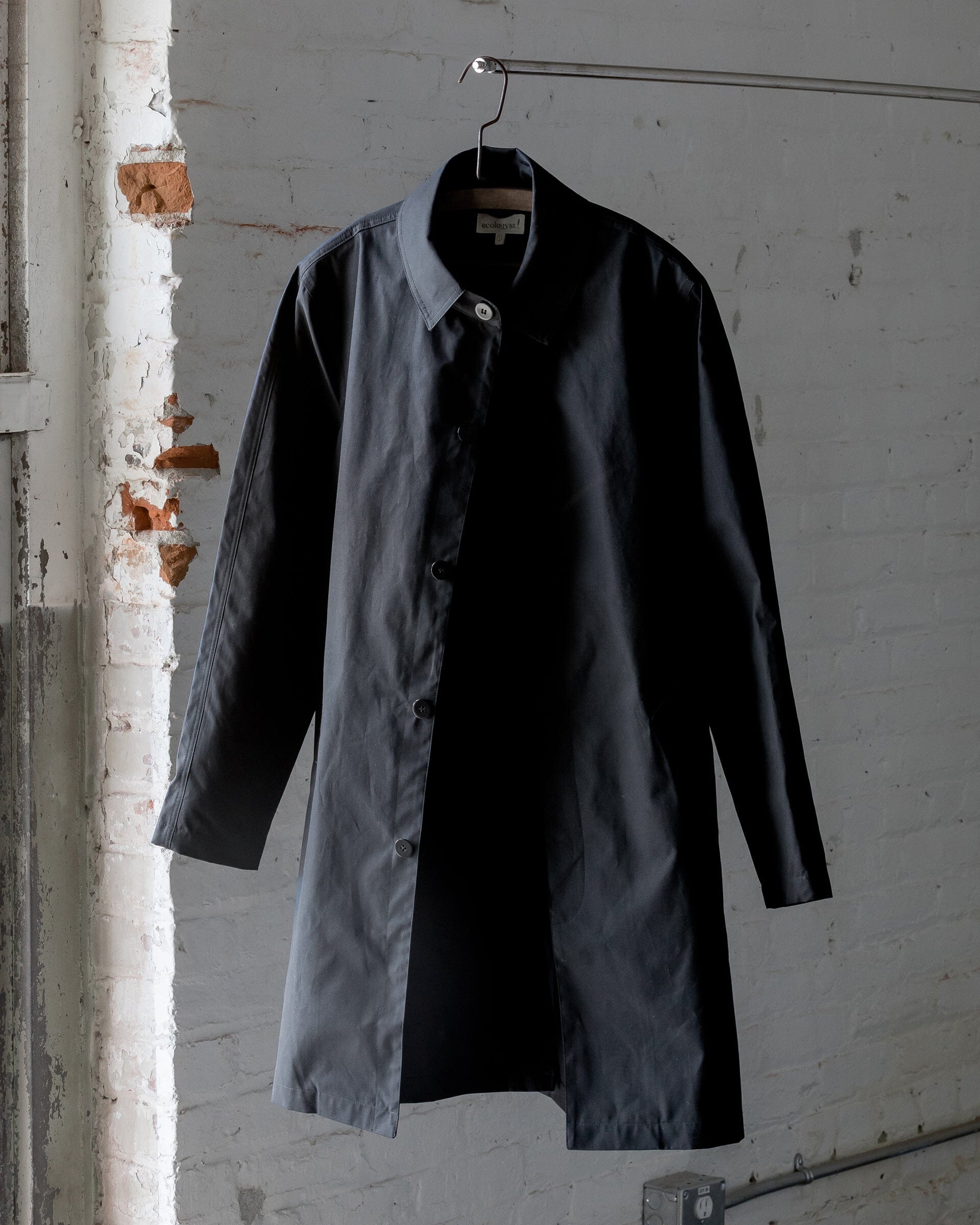 #color_black The Ventile Mac Coat in Black Front