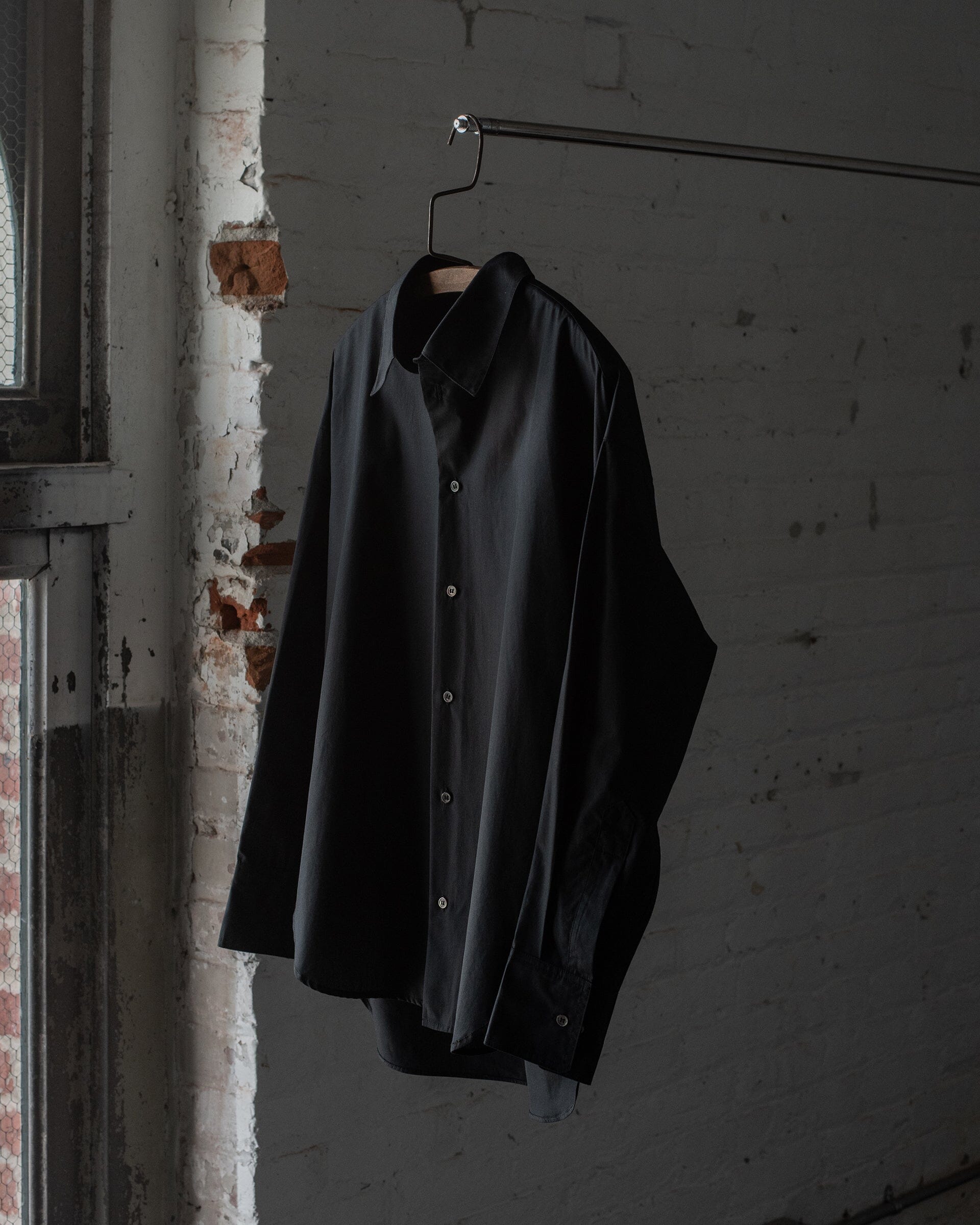 #color_black The Women's Poplin Shirt in Black