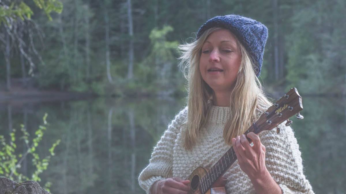 Live Sessions: Ashleigh Ball