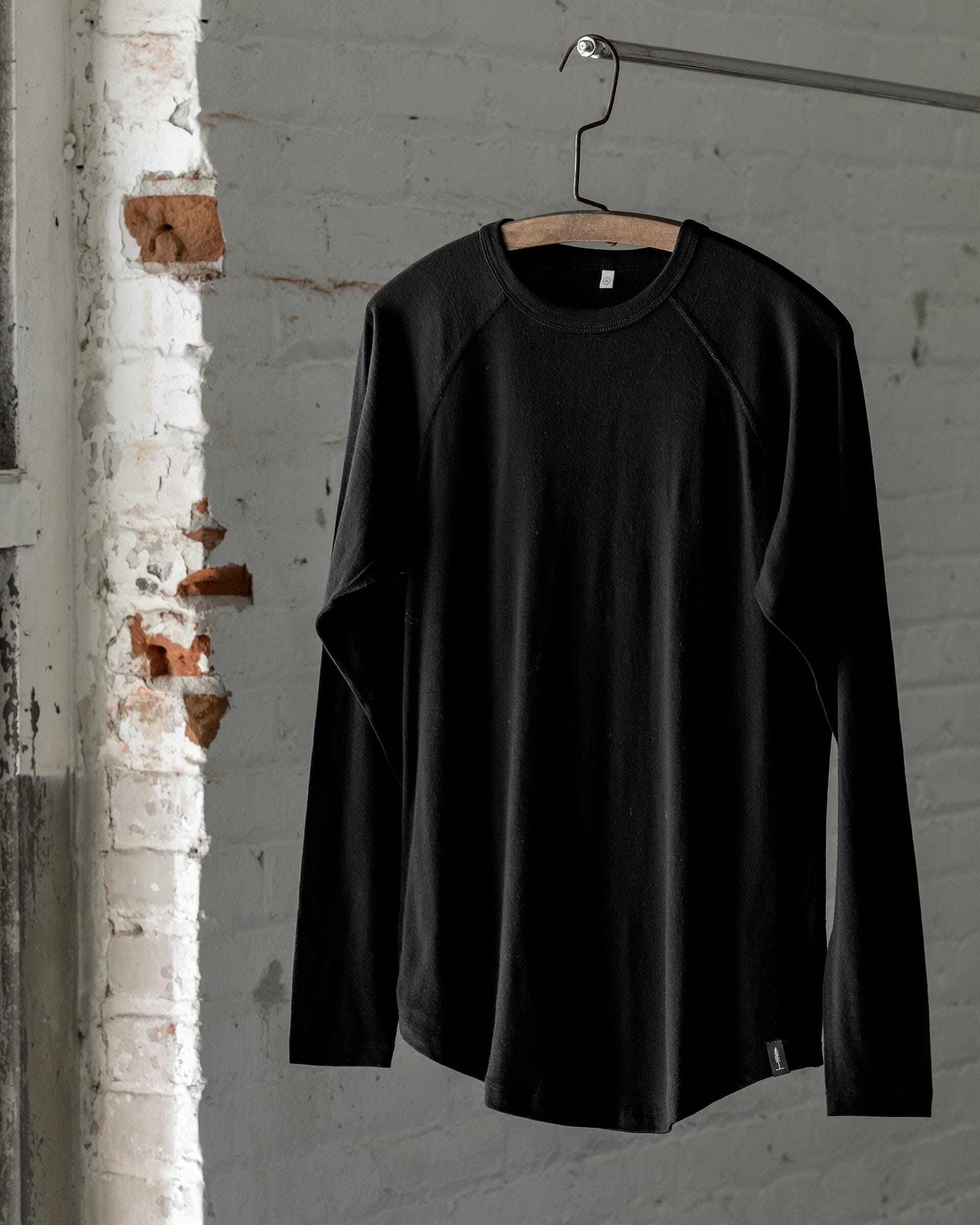 #color_black The 195 Merino Crew in Black Front 