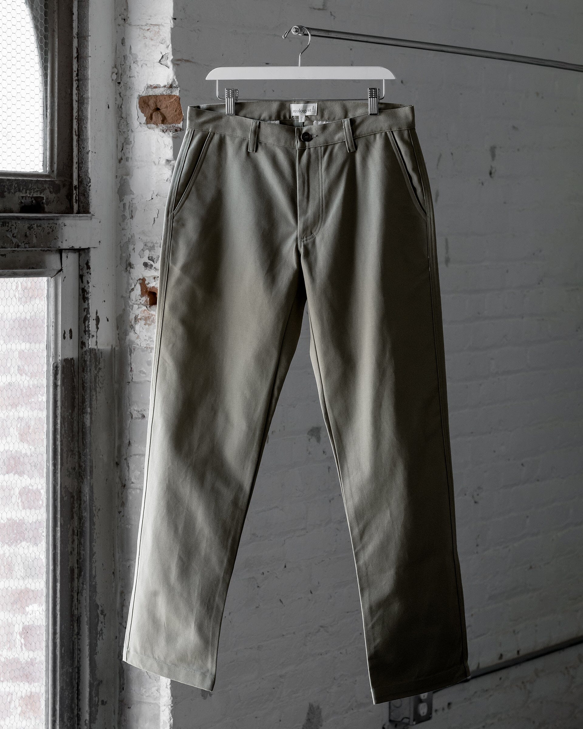 The Chino Pant in Coriander - front #color_coriander