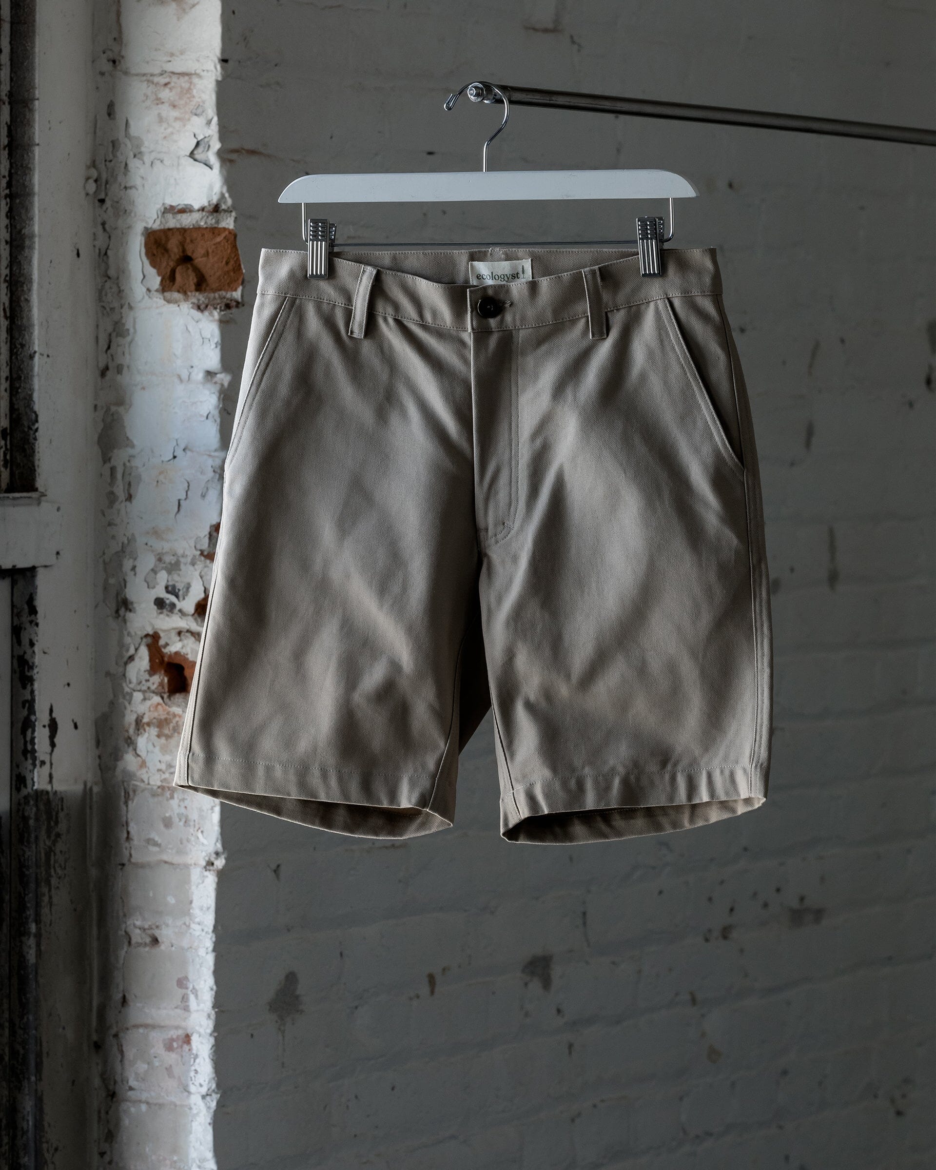 The Chino Short in Dune - Front #color_dune