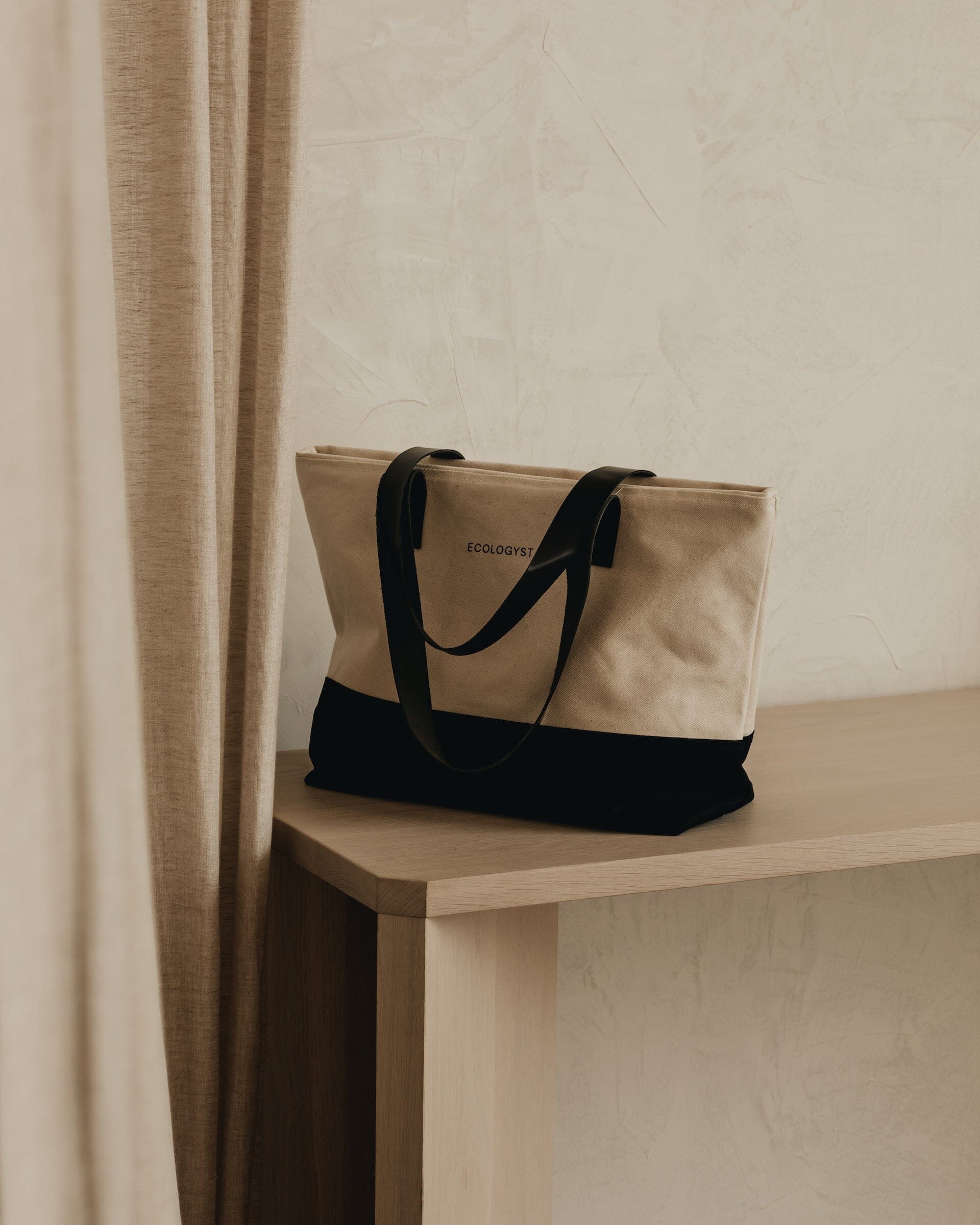 The Ecologyst Tote - Lifestyle 1