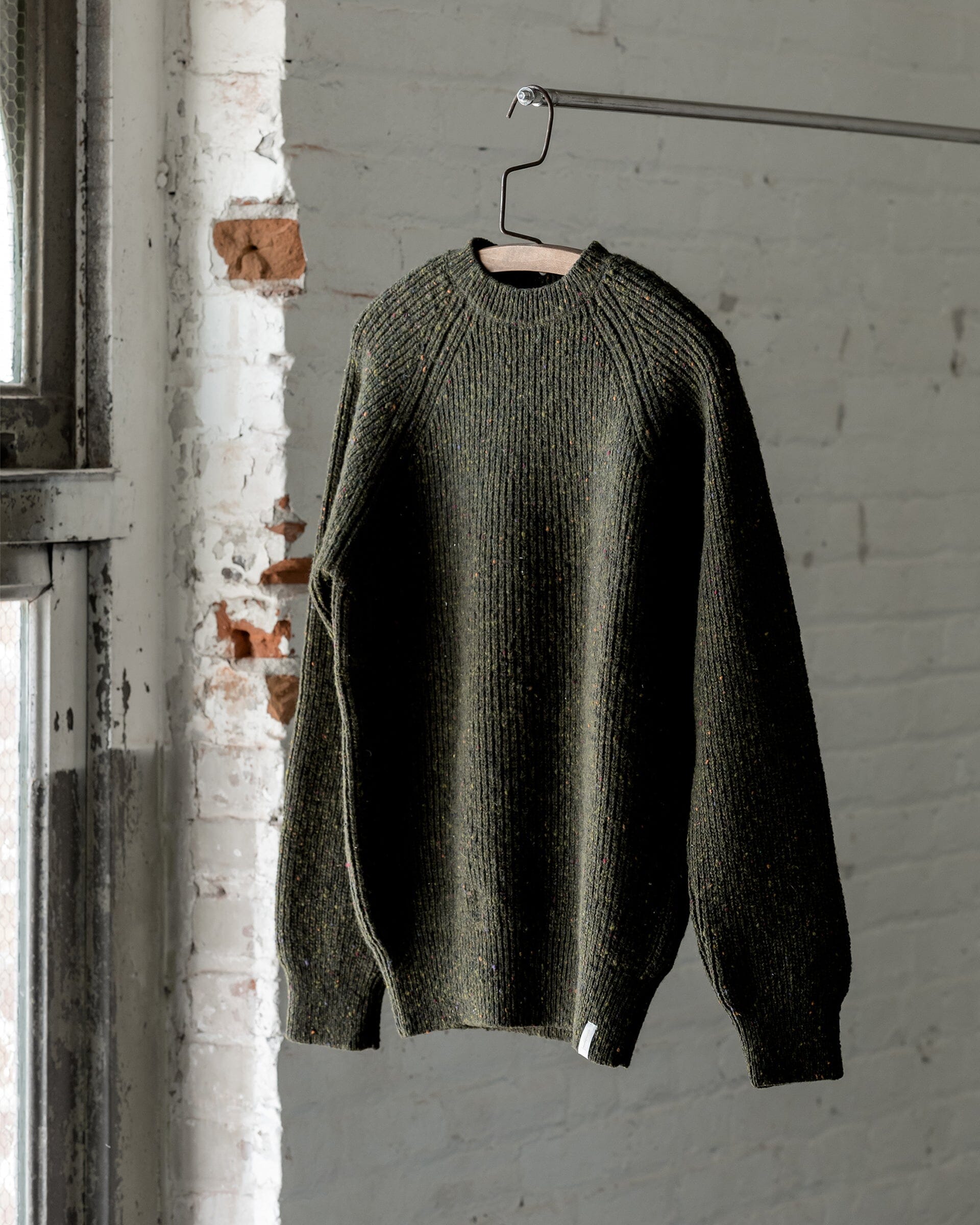 The Men's Fisherman Sweater in Speckled Dark Green - Front #color_speckled dark green