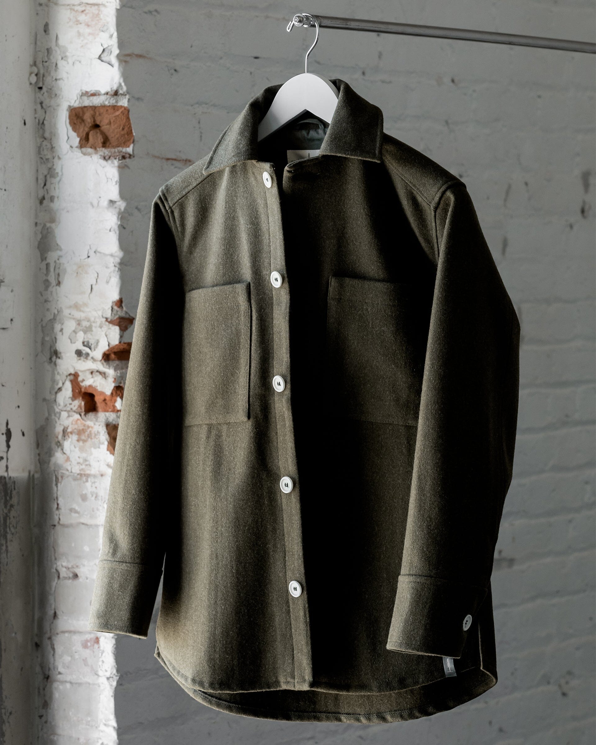 The Heavy Wool Overshirt in Green - Front #color_green