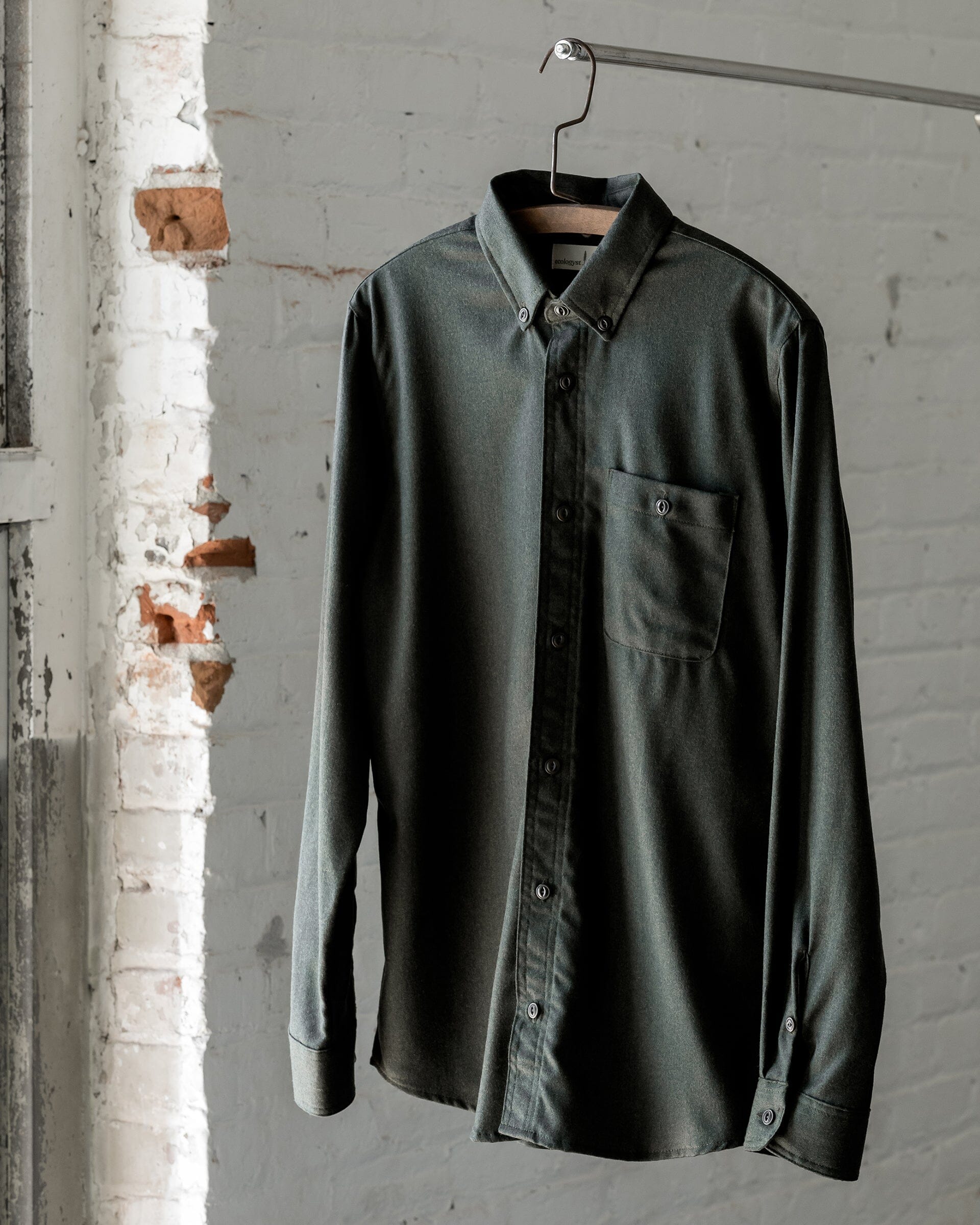 The Mens Light Wool Shirt in Heather Green - Front #color_heather green