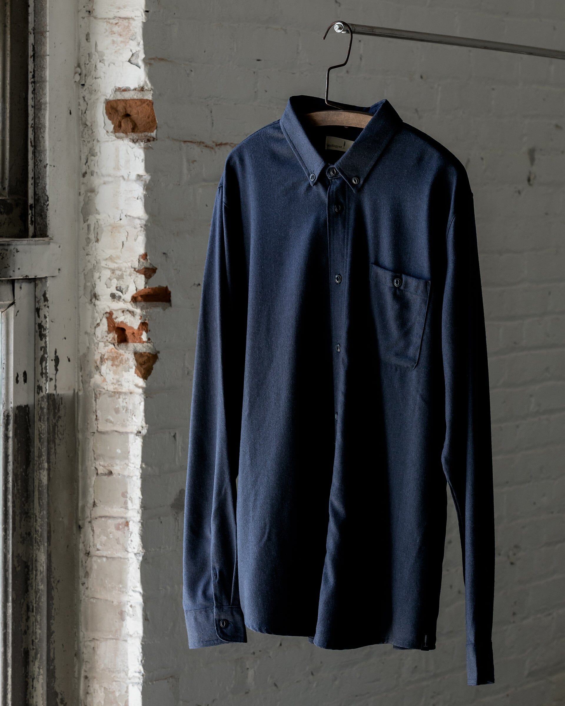  The Mens Light Wool Shirt in Heather Navy - Front #color_heather navy