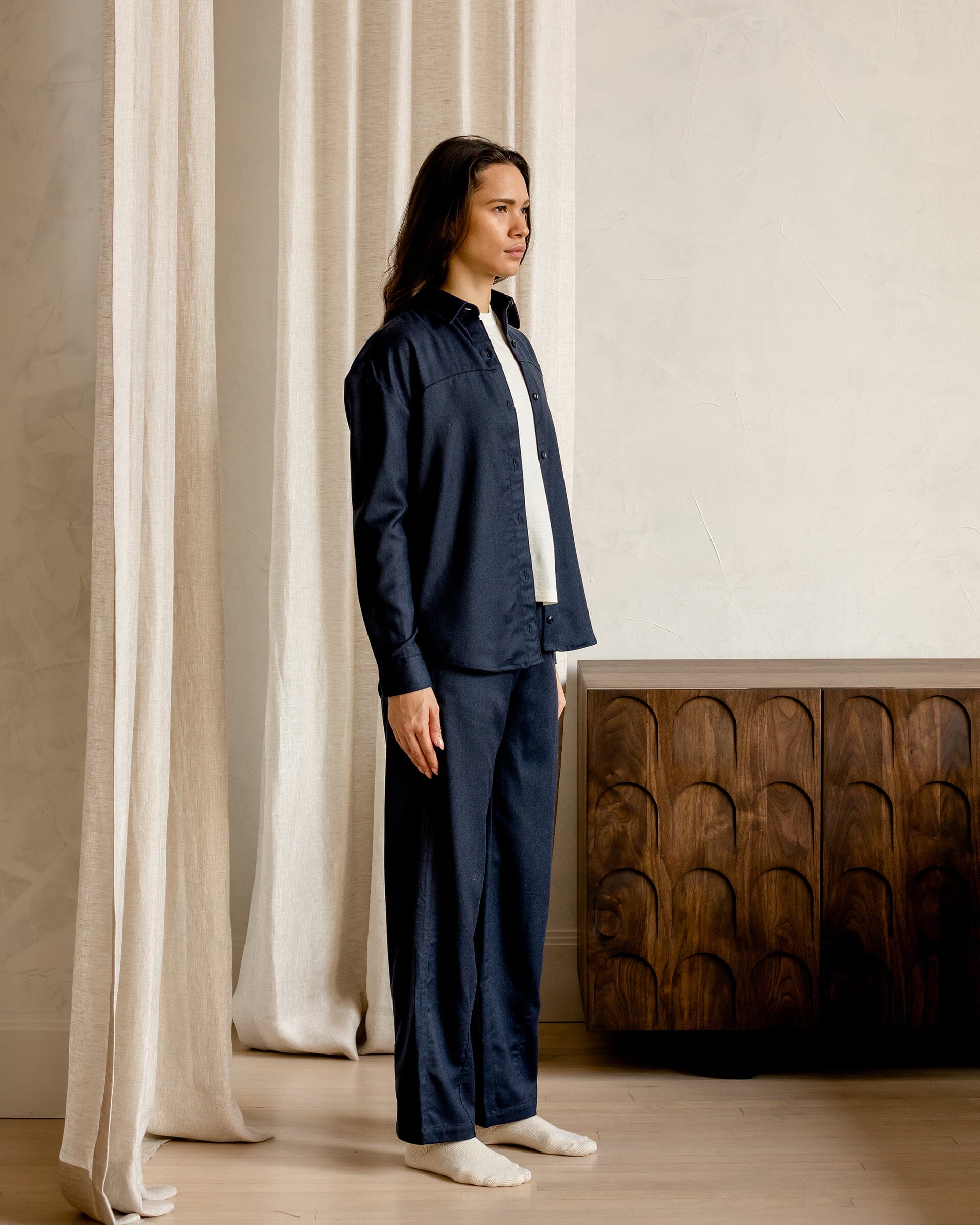 The Womens Light Wool Shirt in Heather Navy - Lookbook #color_heather navy