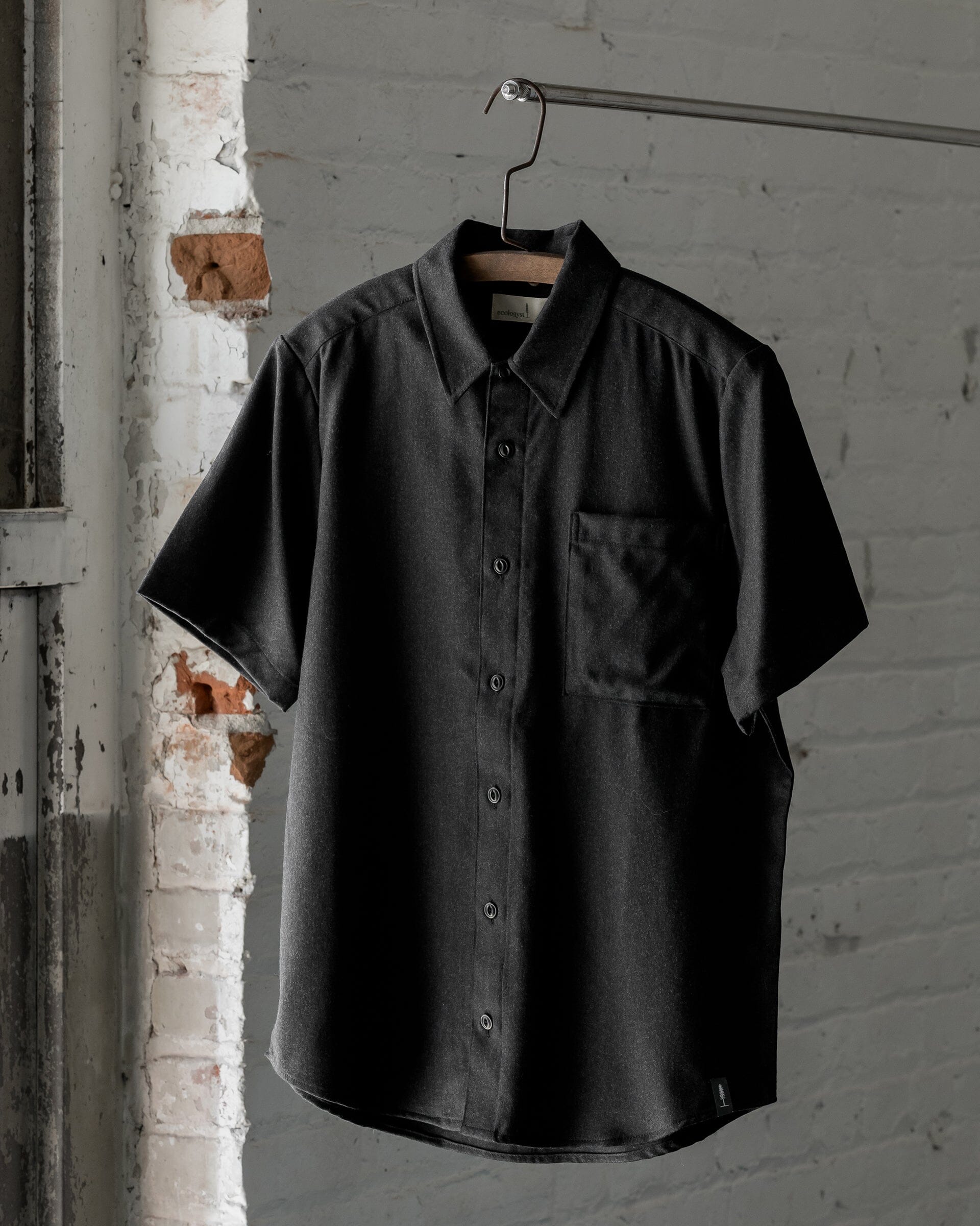 The Mens Light Wool Short Sleeve Shirt in Heather Charcoal -Front #color_heather charcoal