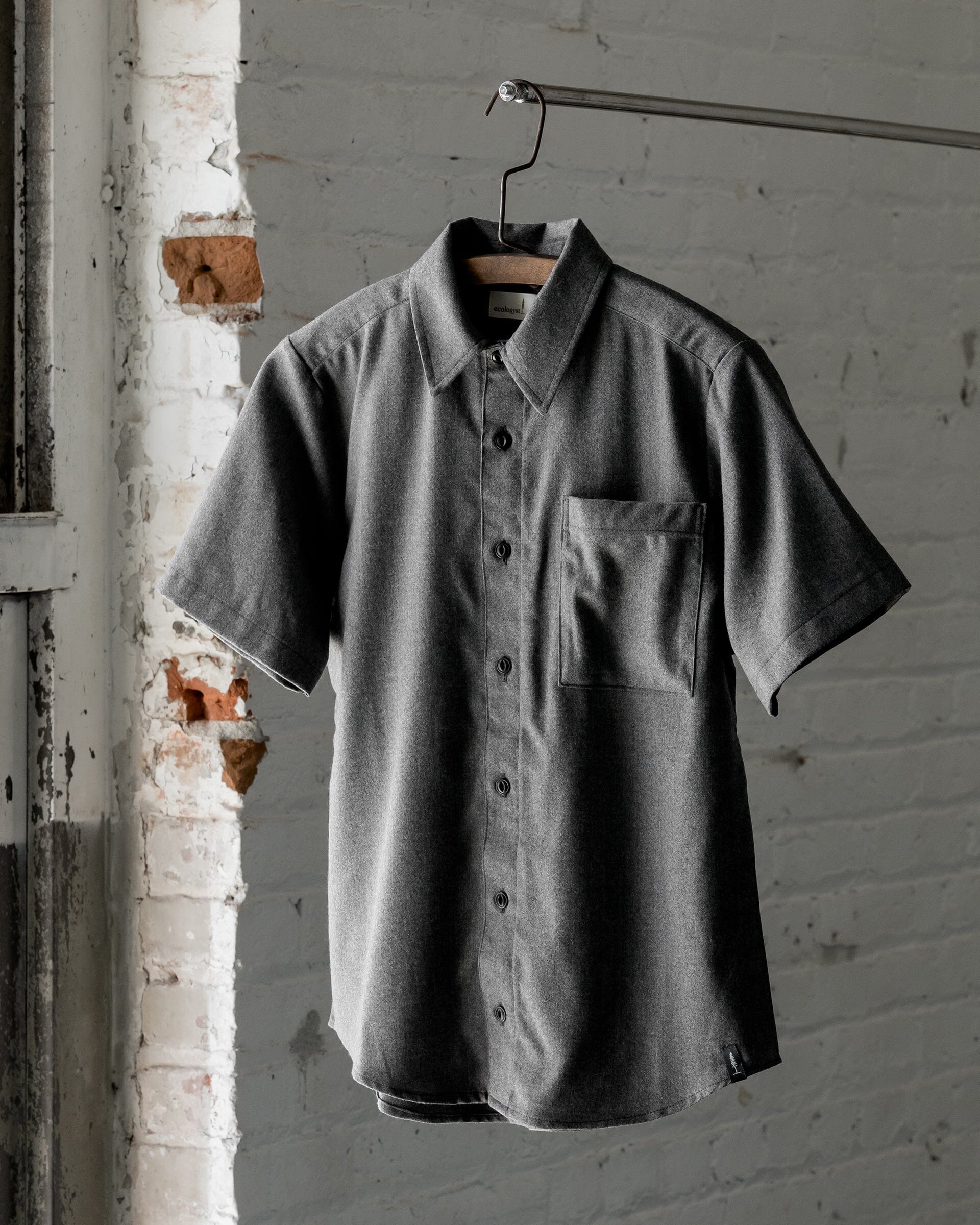 The Mens Light Wool Short Sleeve Shirt in Heather Grey -Front #color_heather grey