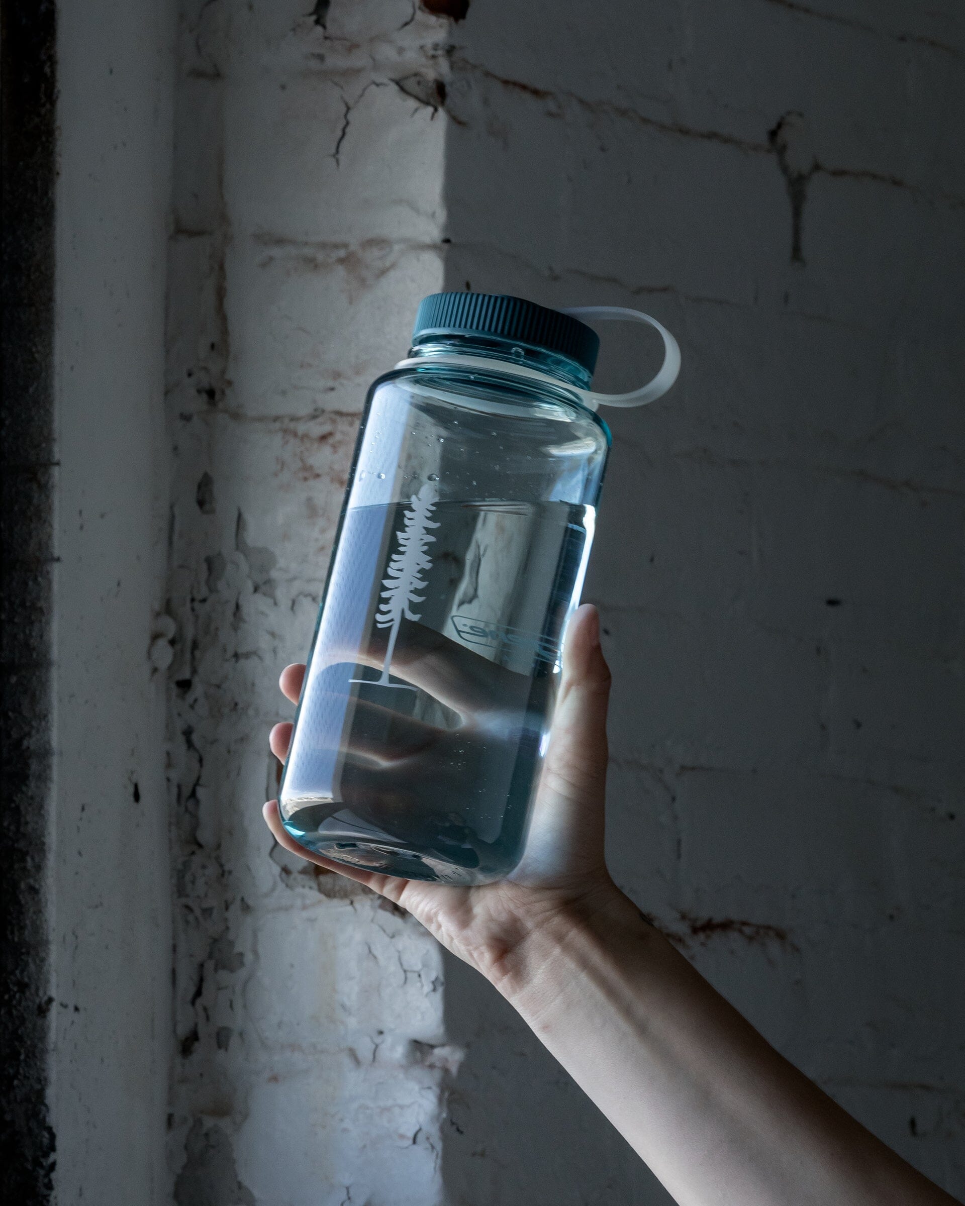 Nalgene Water Bottle in Seafoam - detail #color_seafoam