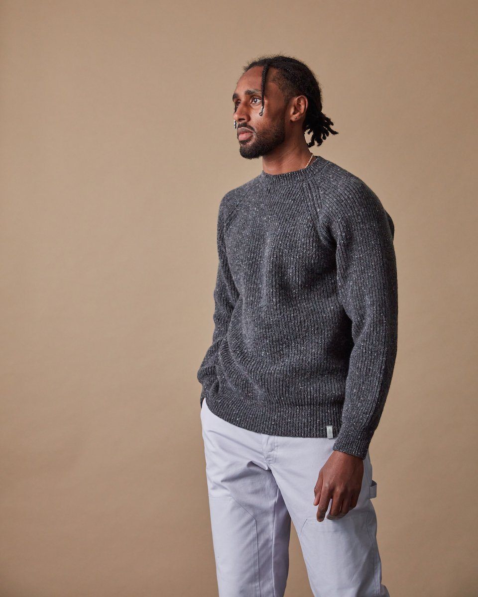 The Men's Fisherman Sweater in Speckled Charcoal - Full Body #color_speckled charcoal