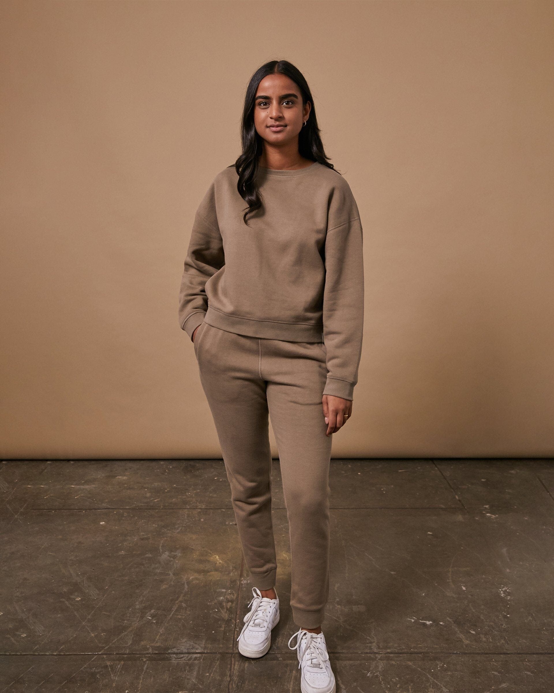 Womens The 400 Sweatpant in Walnut Front #colour_walnut